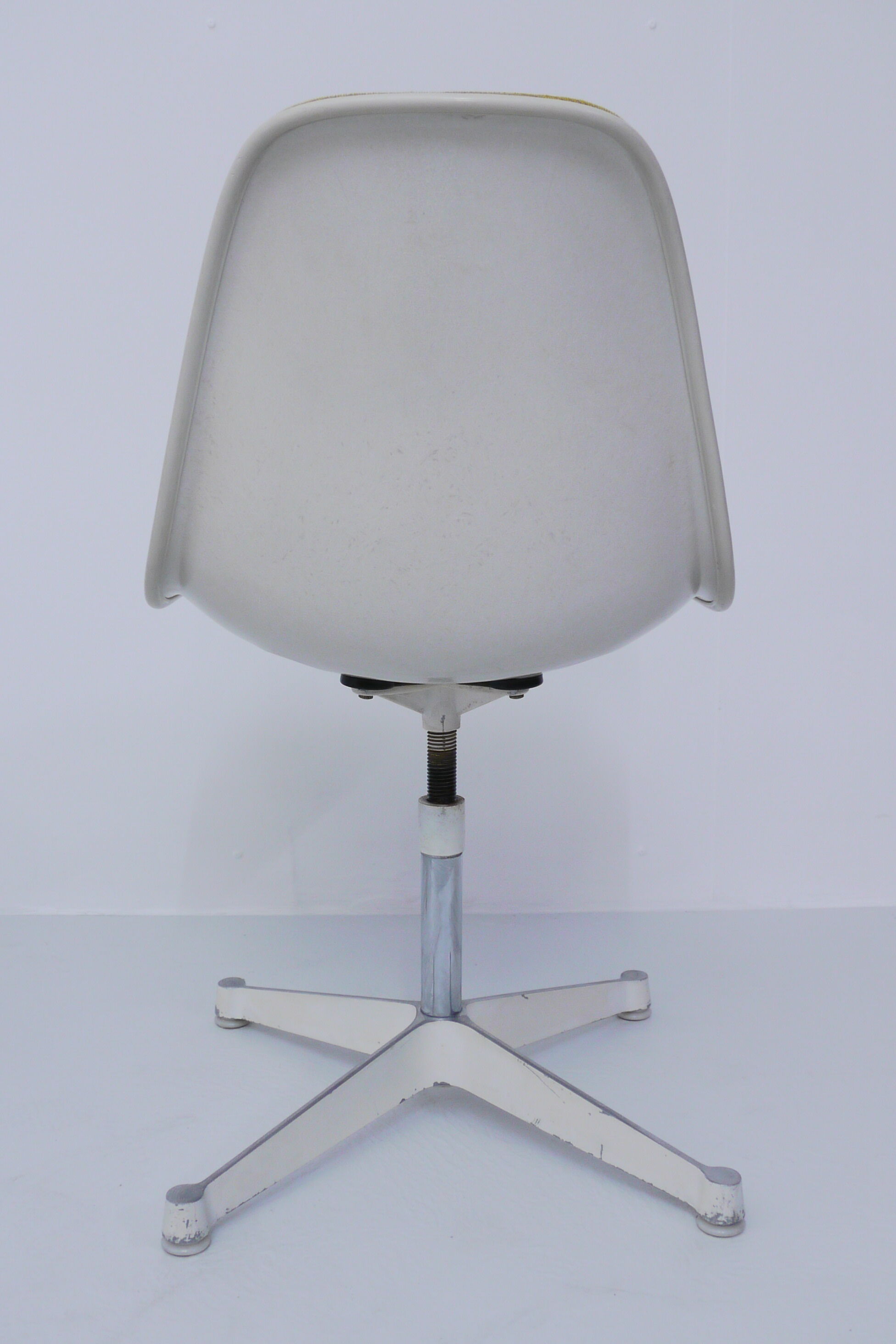 Dining set by Charles et Ray Eames for Herman Miller, 1970