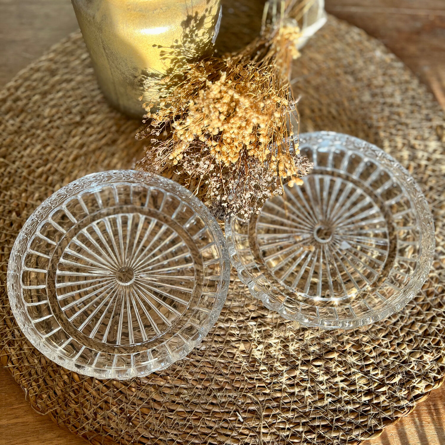 Empty pocket dishes in vintage glasses 1960