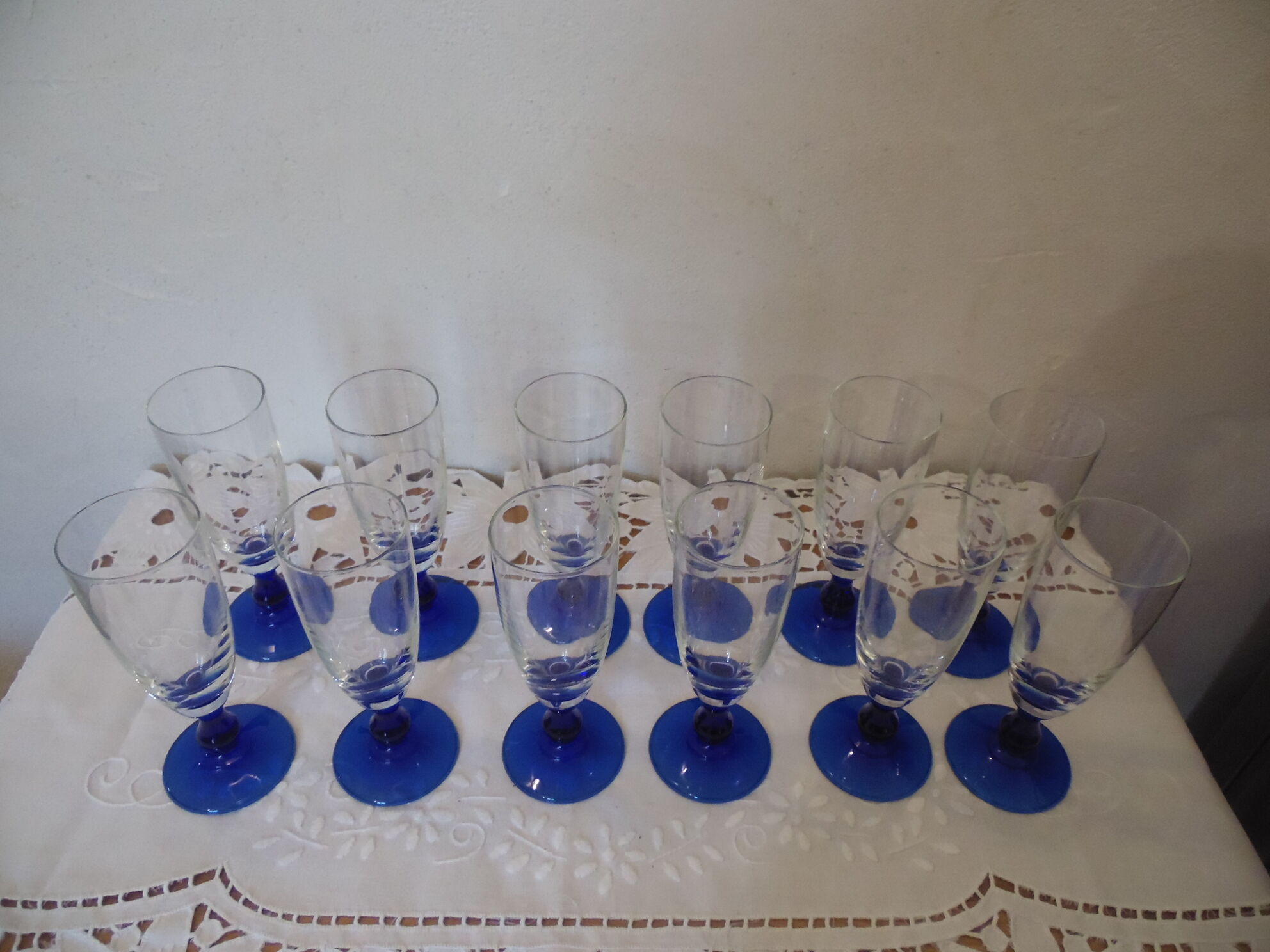 Flutes a champagne foot blue cobalt