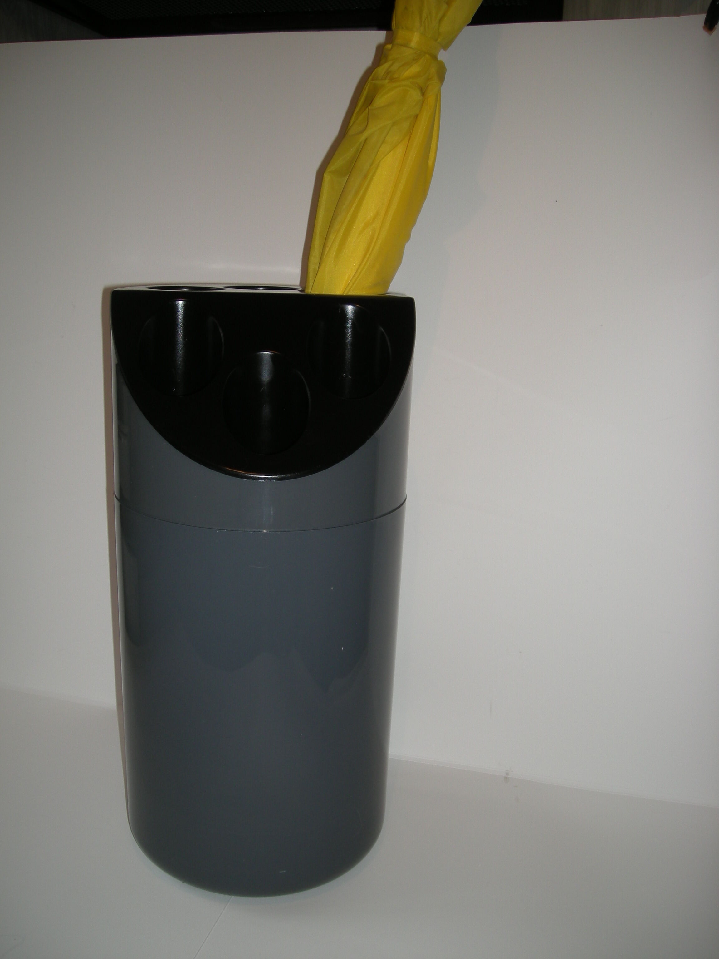 Umbrella holder Jean René Talopp - manade - samp of the 70s