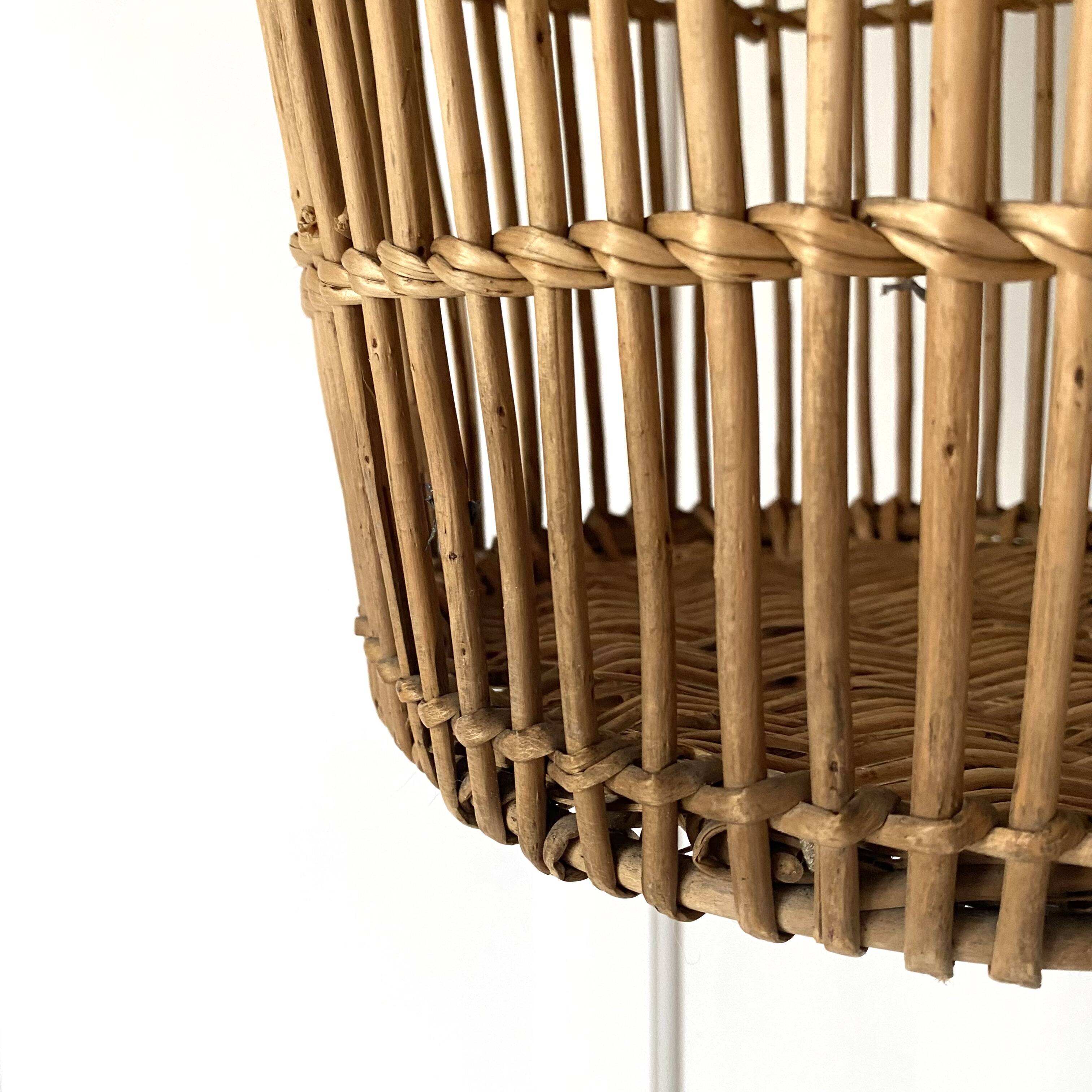 Rattan wastebasket