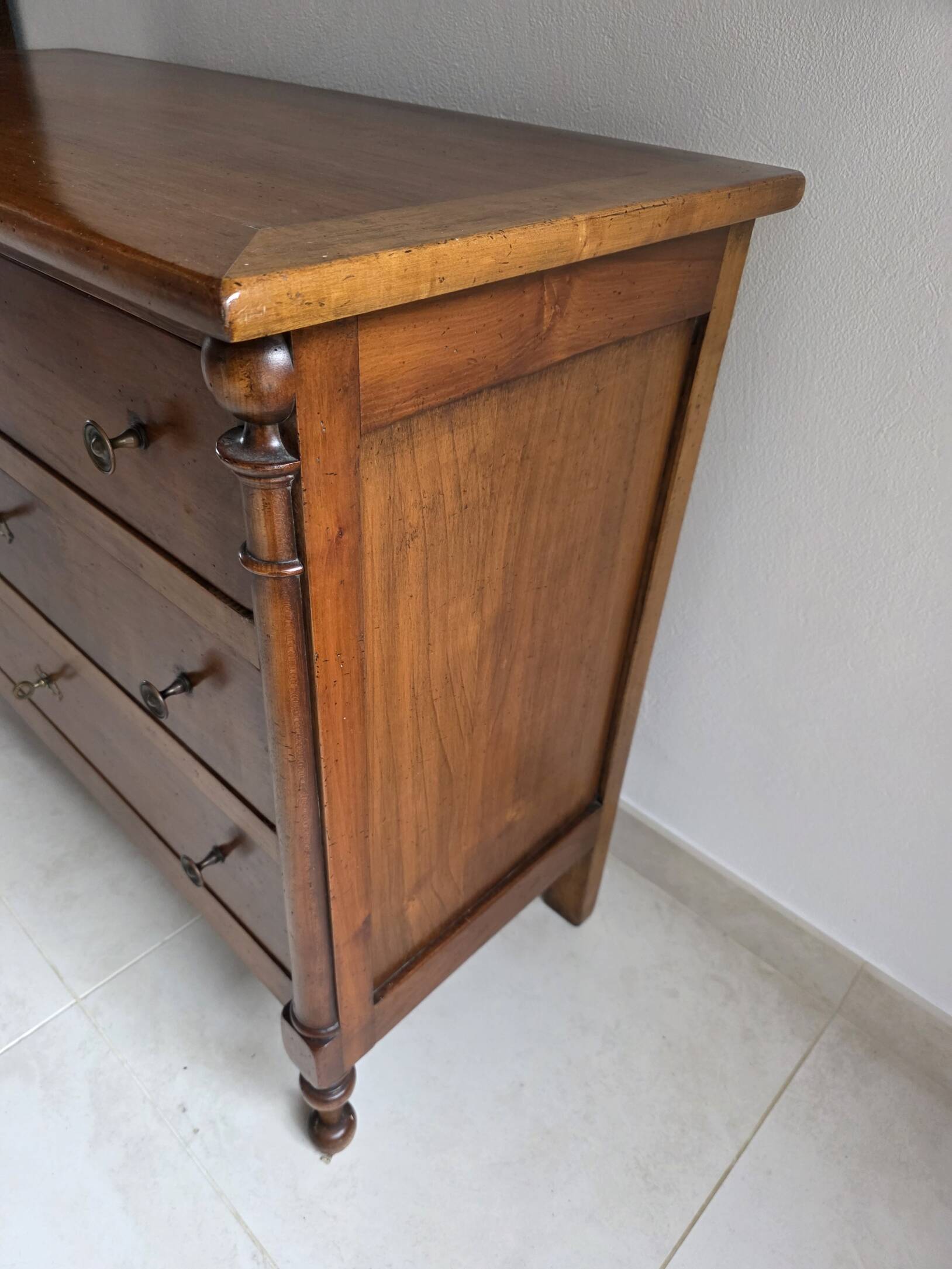 Empire style chest of drawers with 3 drawers in light walnut
