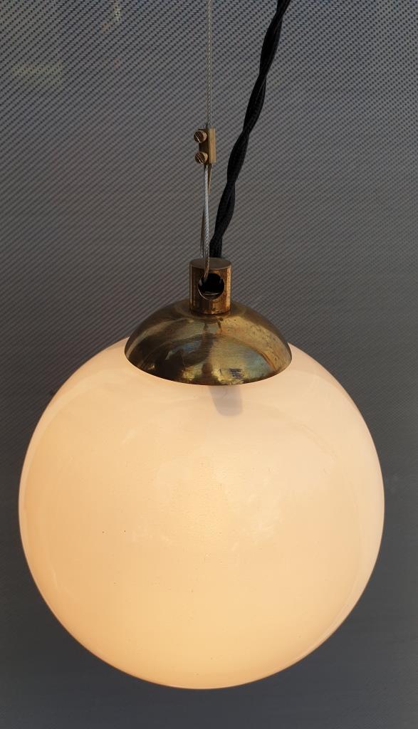 Baladeuse globe verre opalin d15