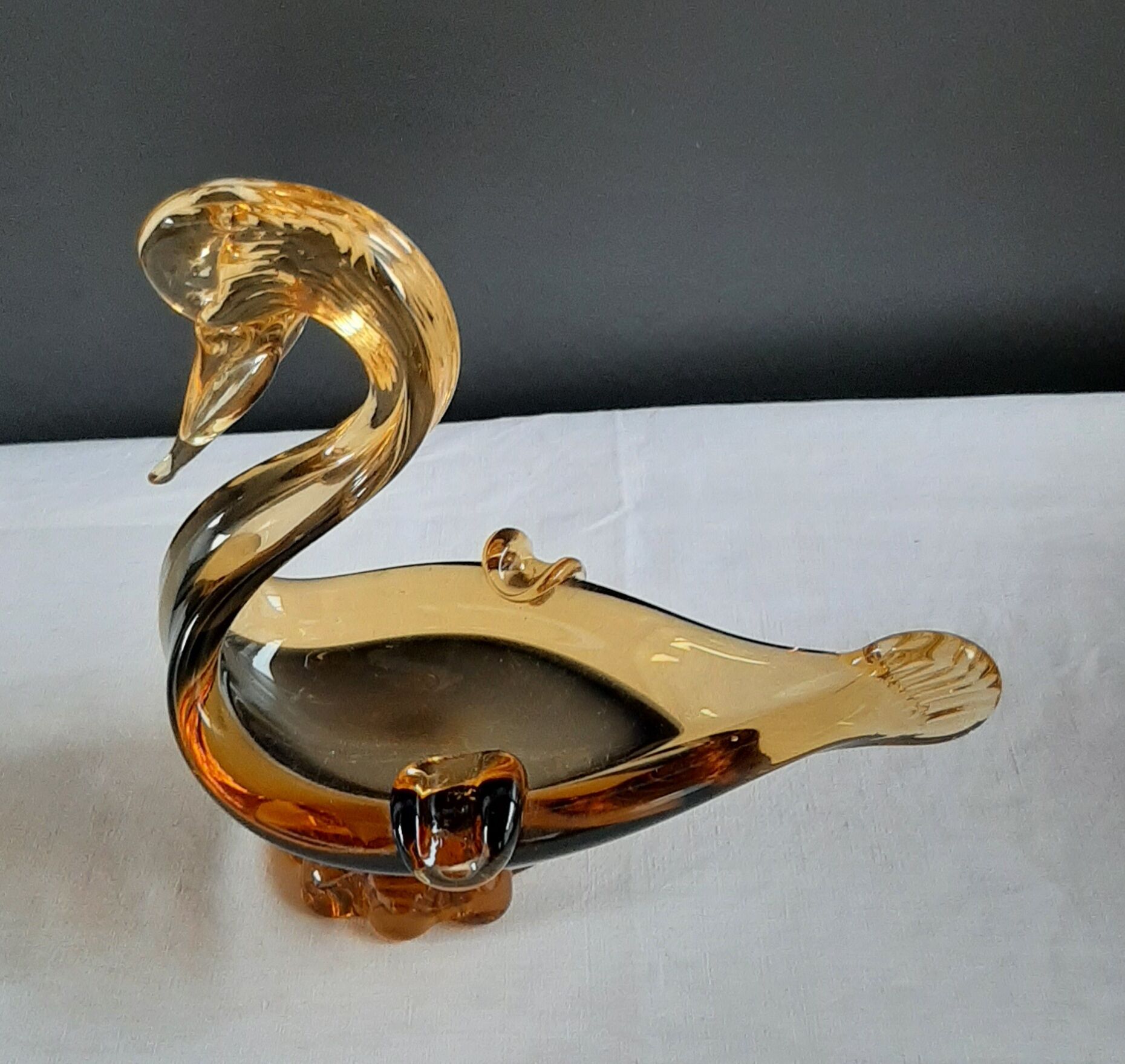Ashtray Swan