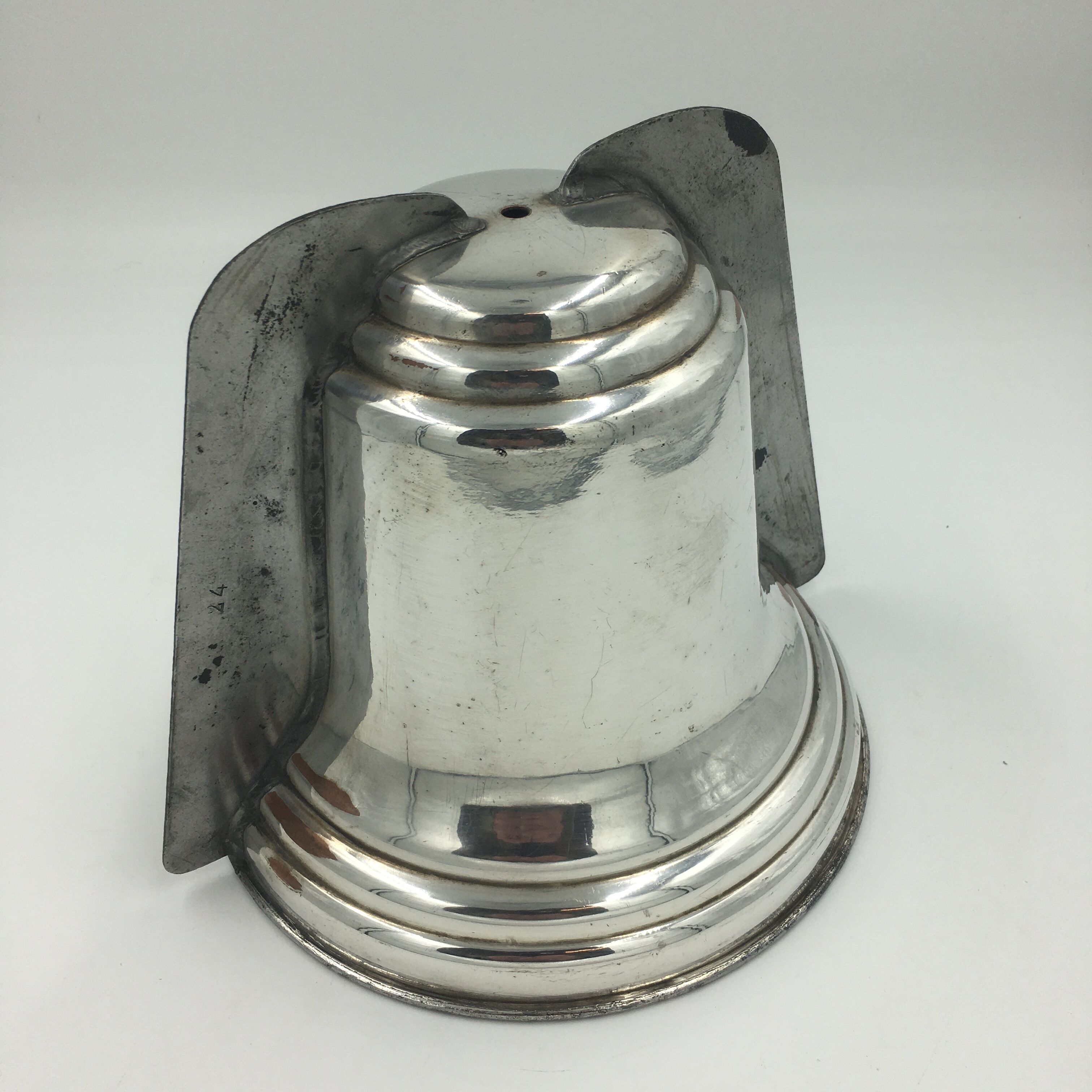Bell-shaped ice mold