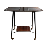 Tablet with wheel serving