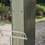 Metal clamshell cabinet
