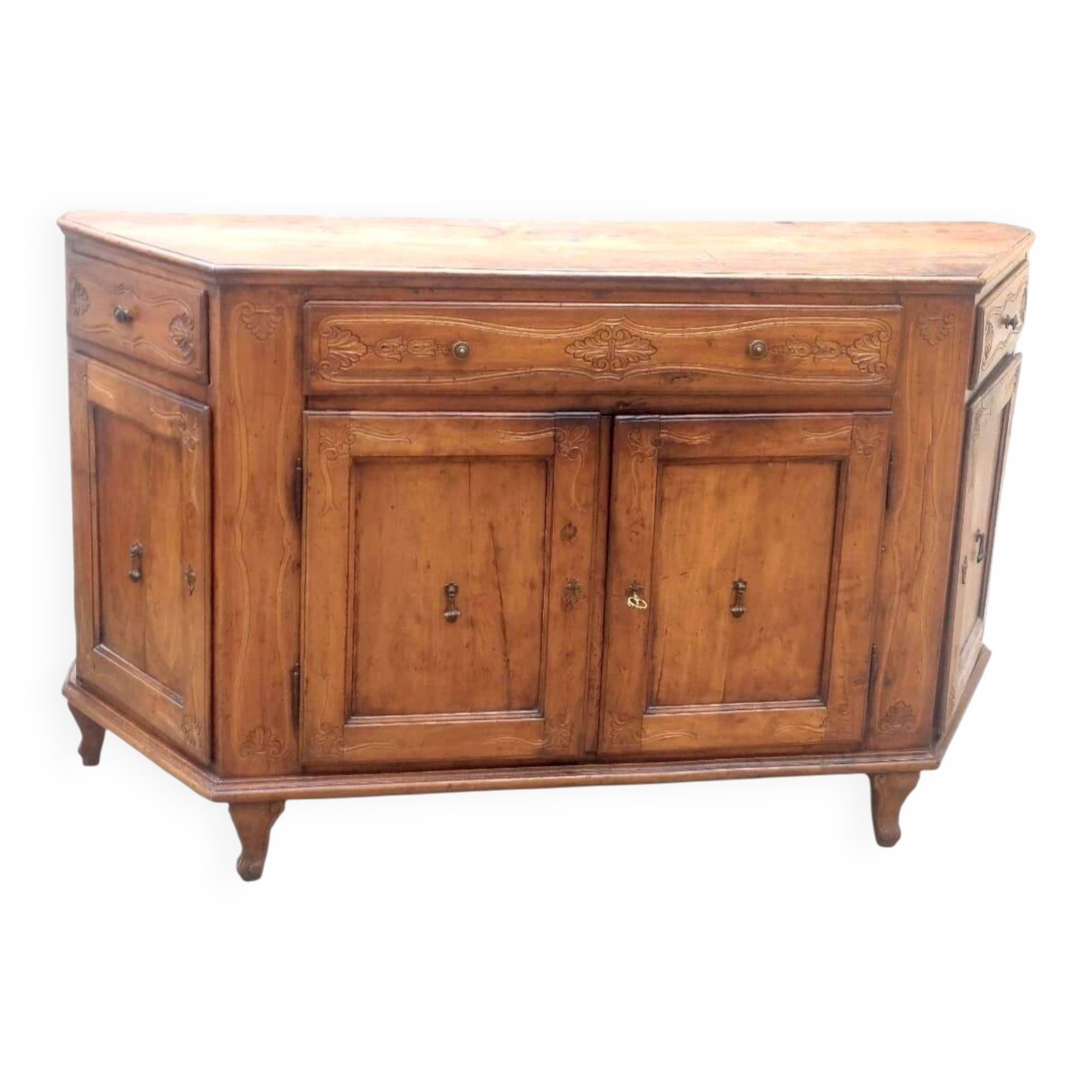 Ancient Venetian grand buffet from the 18th century in solid cherry wood.
