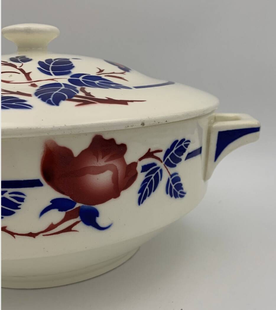 Antique French earthenware soup tureen K & G Lunéville, "Chantal" model