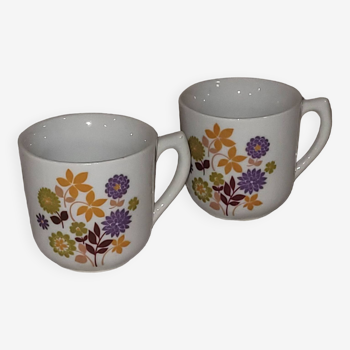 2 coffee cups - vintage