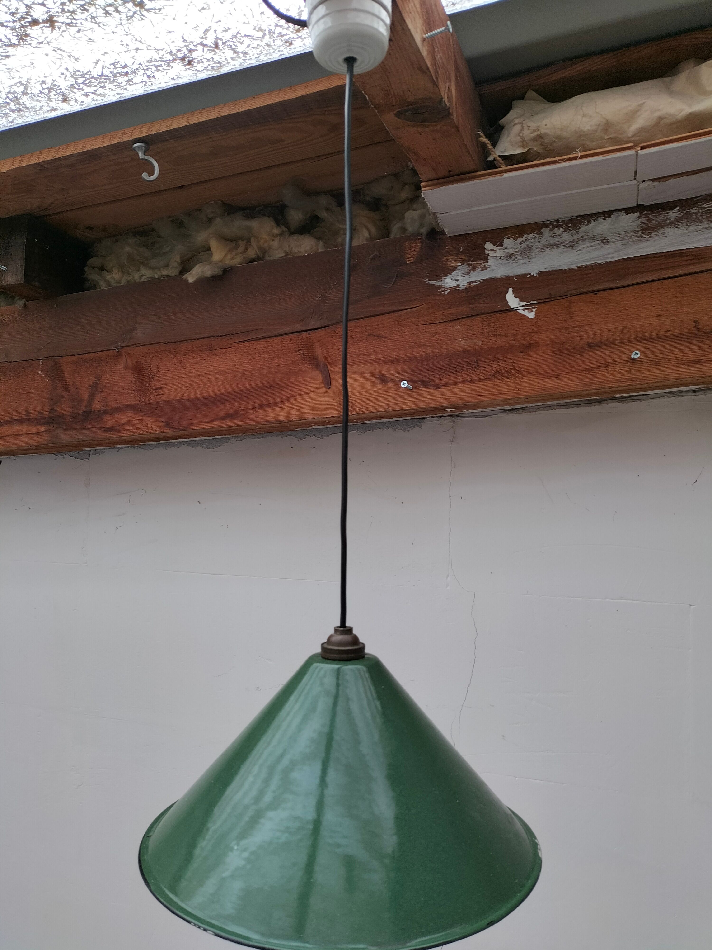 Industrial enamelled lamp