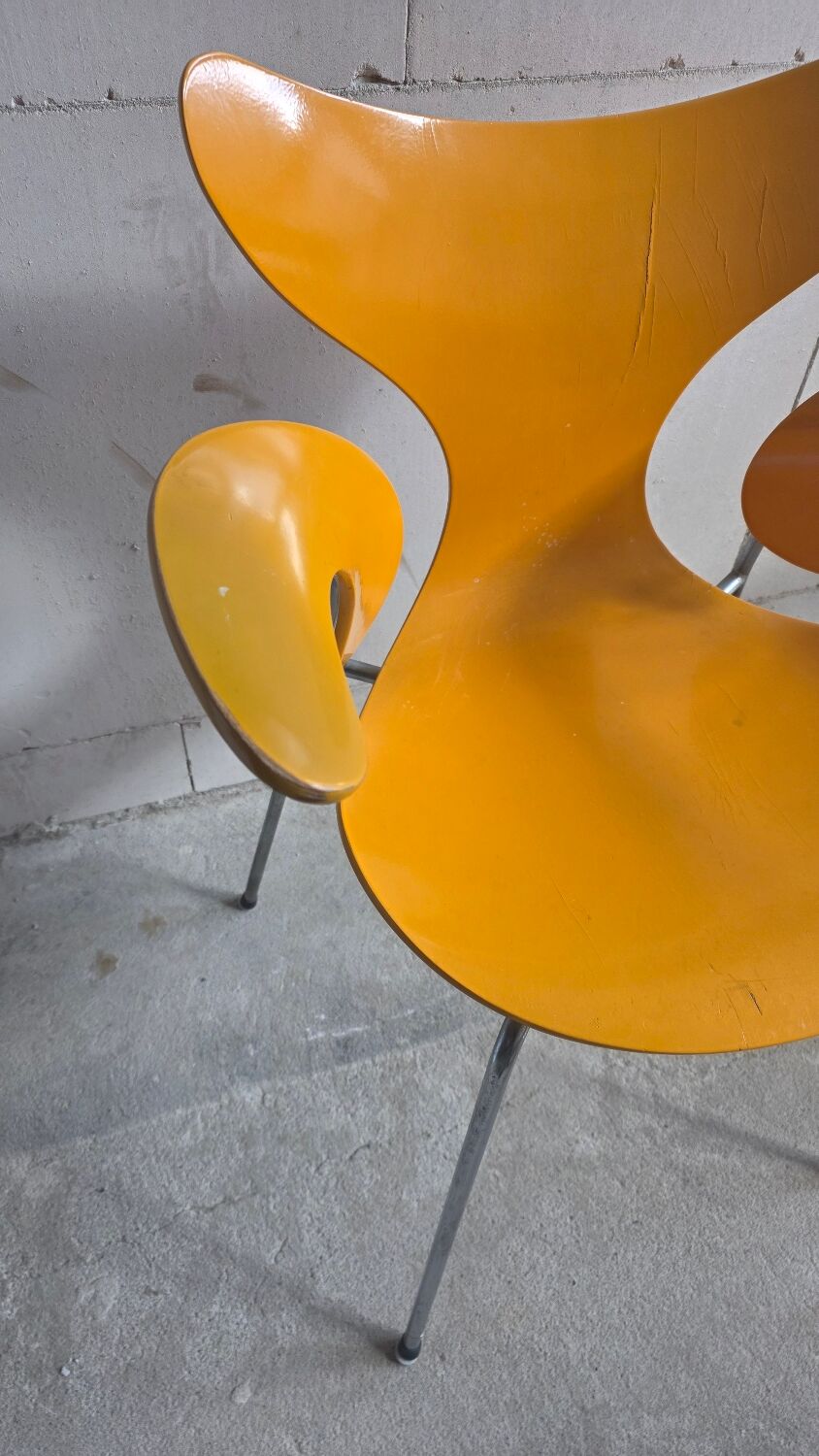 Arne Jacobsen Seaugull by Fritz Hansen