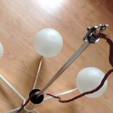 Lustre à six feux en métal chromé et globes en verre opaque / vintage années 60-70