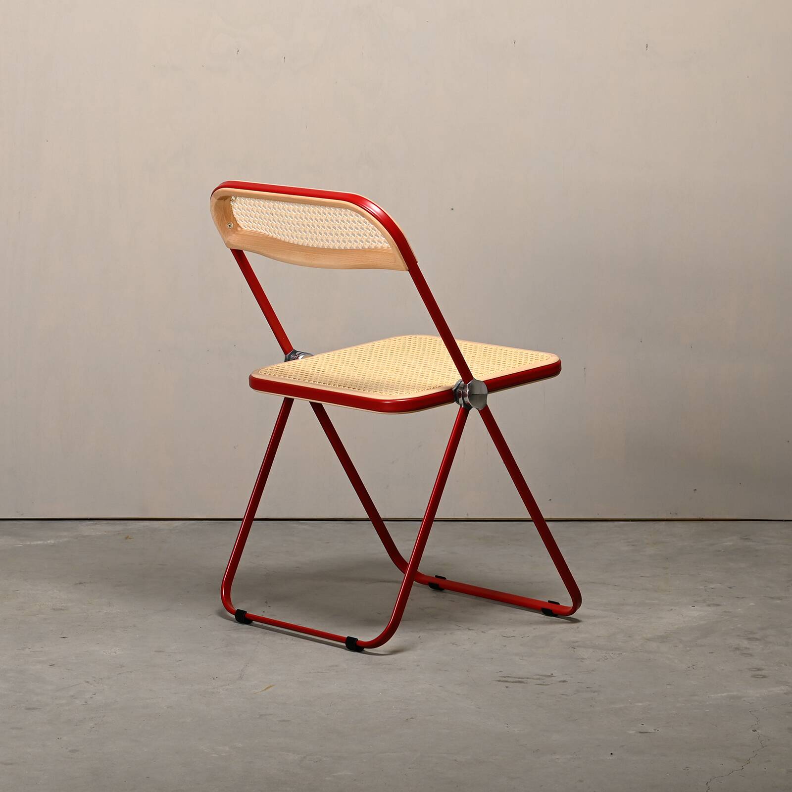 Giancarlo Piretti Plia Folding Chair in Red and Straw for Castelli, Italy