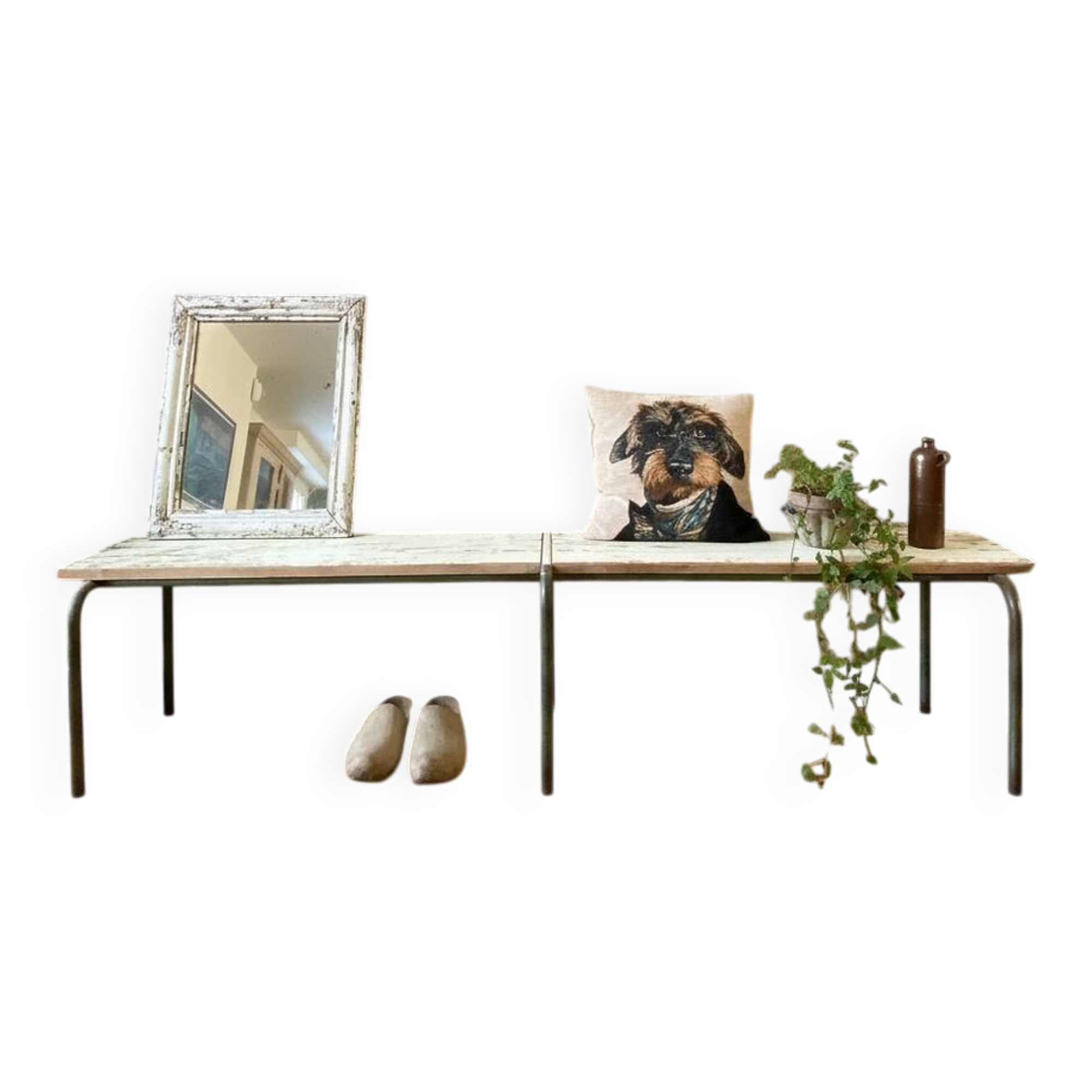 Ancien banc d’école patiné