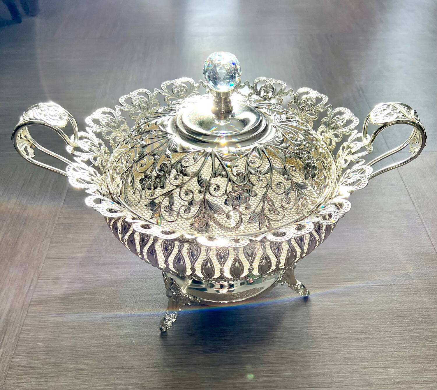 Freestanding Cake Stand