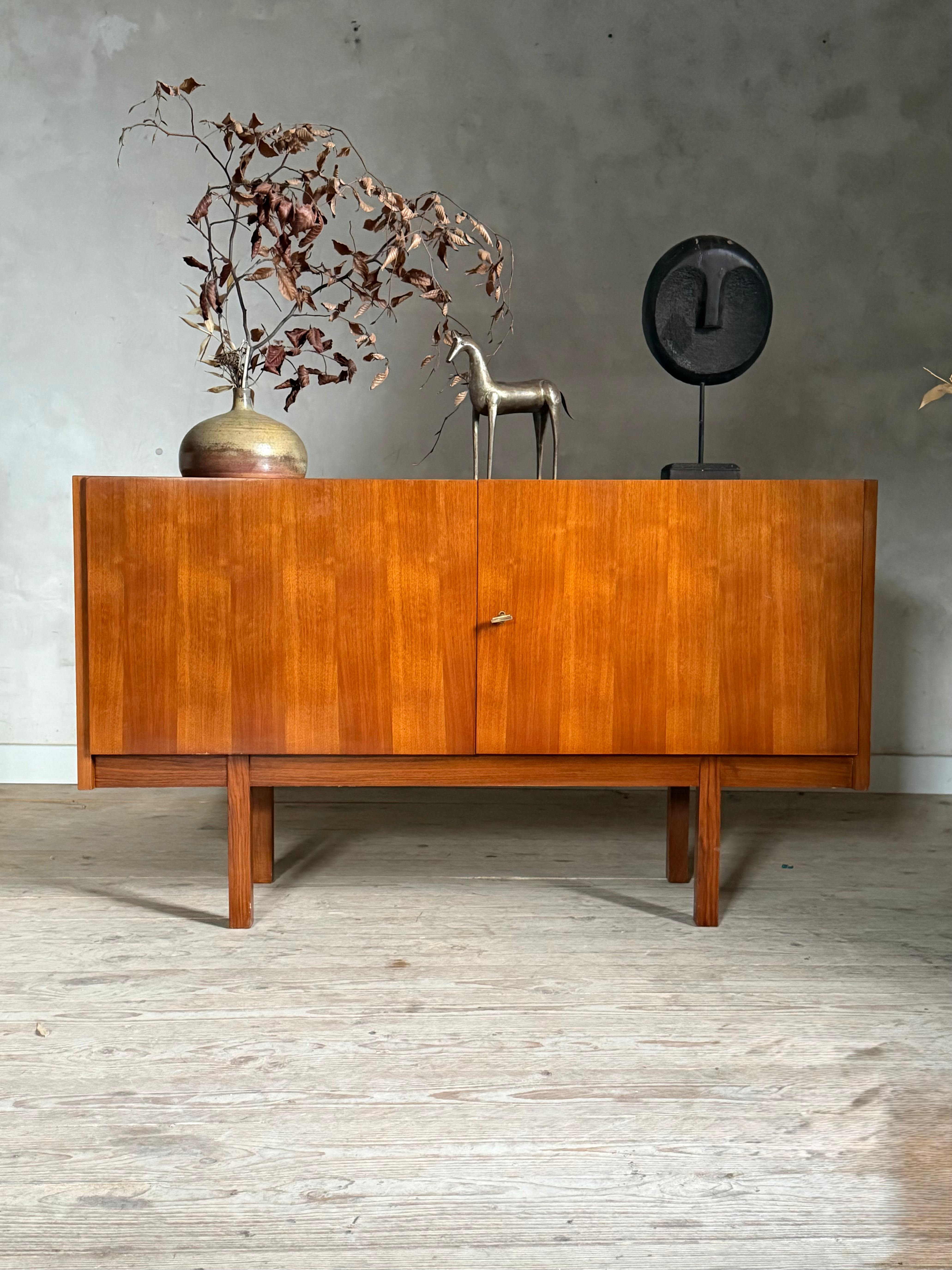 Vintage enfilade