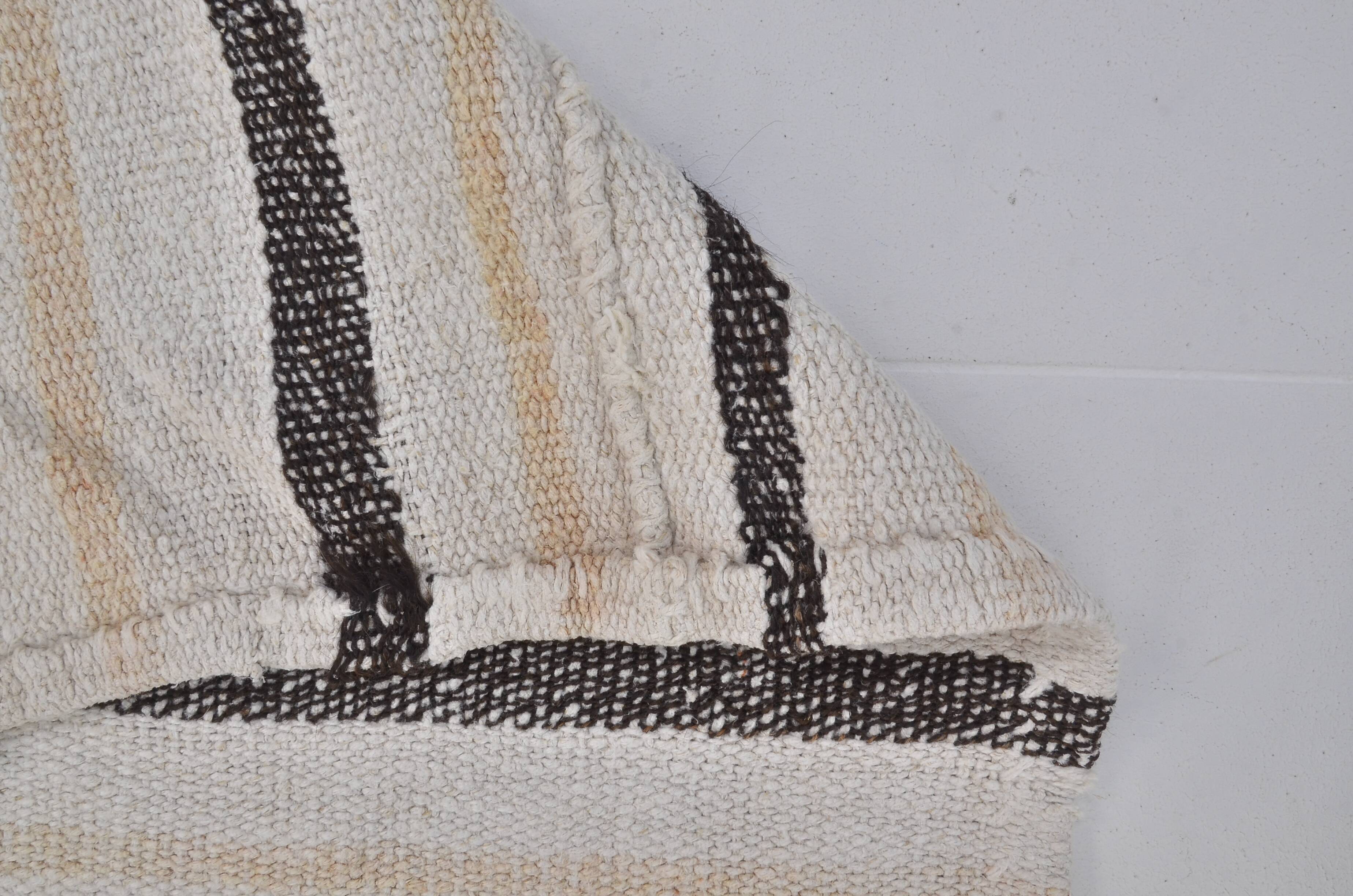 Vintage Anatolian hemp kilim, reference 3692