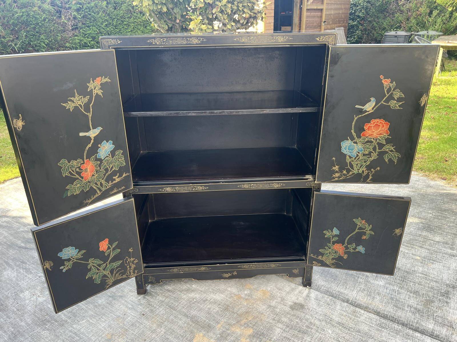 Lacquered Chinese furniture with semi-precious stones 1970