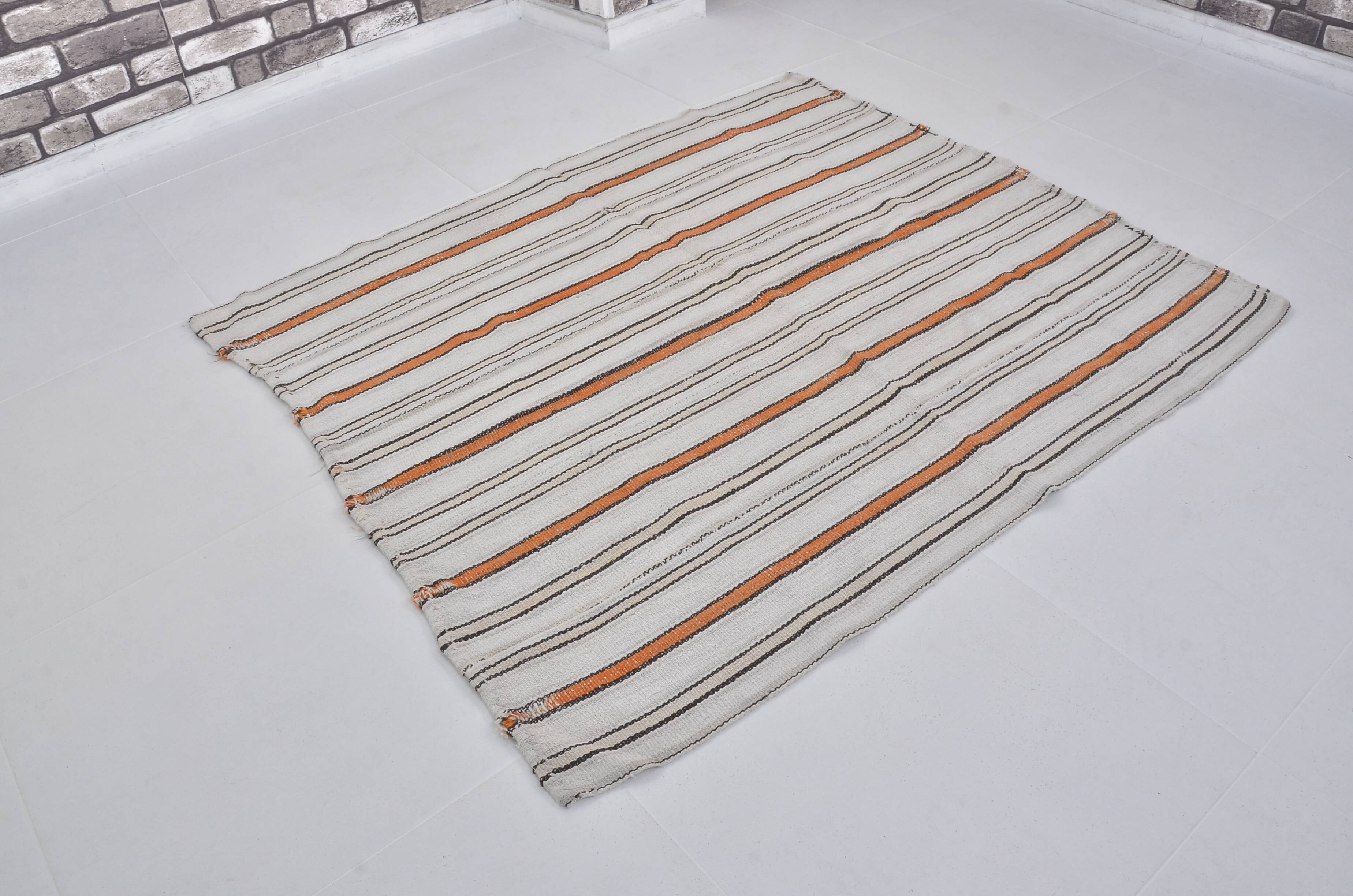 Tapis Kilim coloré tissé à la main