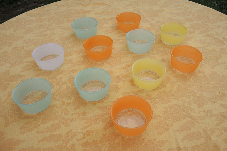 10 ancient colored glass ramequins Duralex for calvé oil