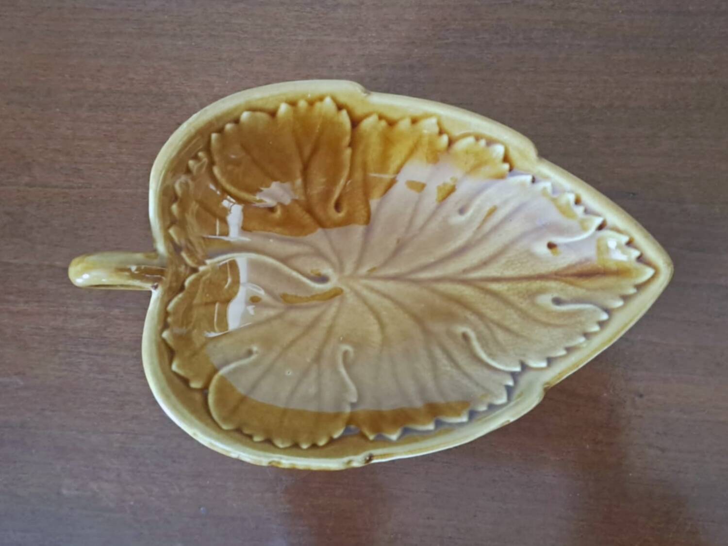 2 Gien serving dishes or trays