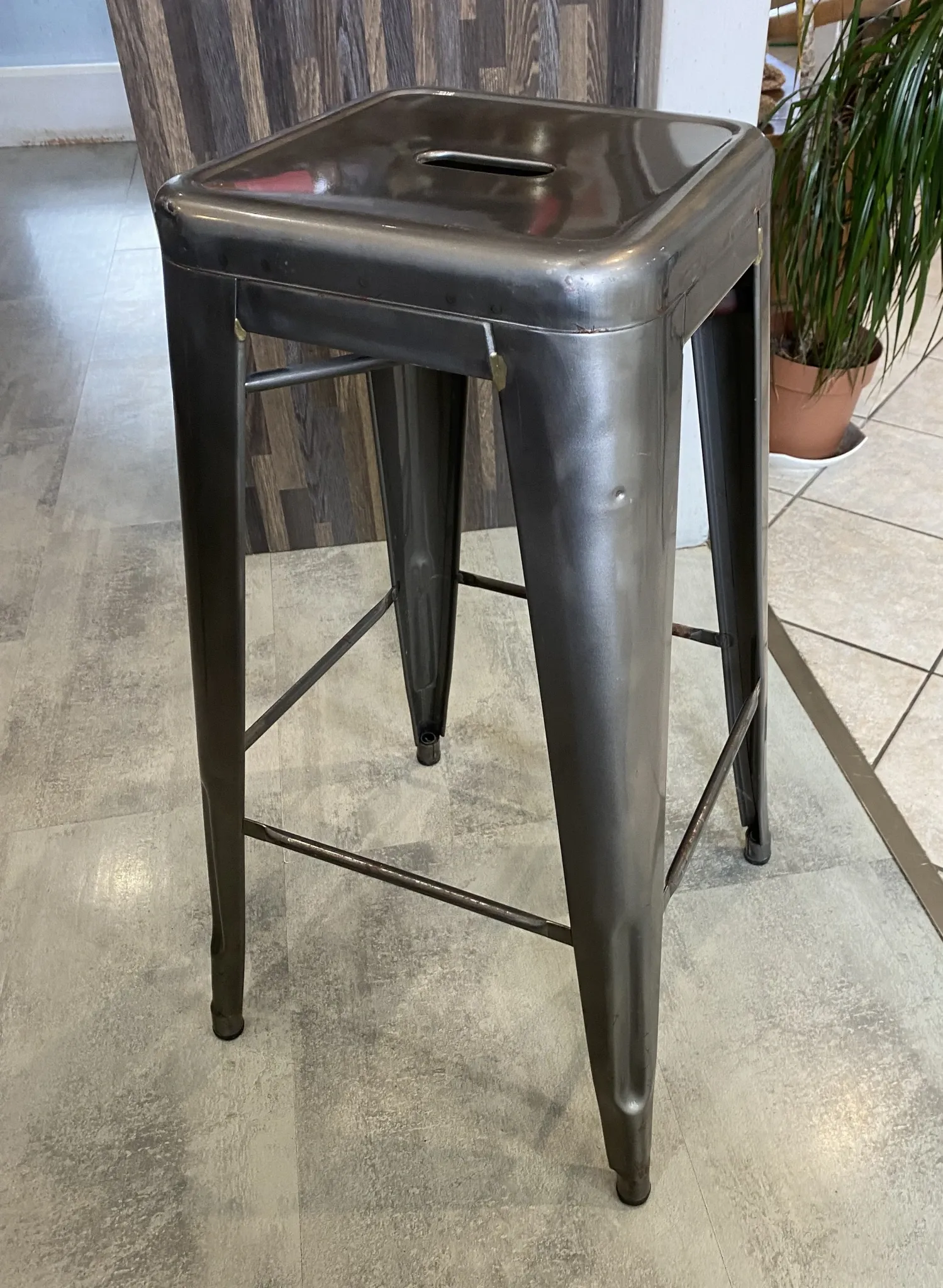 Tolix h75 industrial high bar stool, stackable, varnished metal.