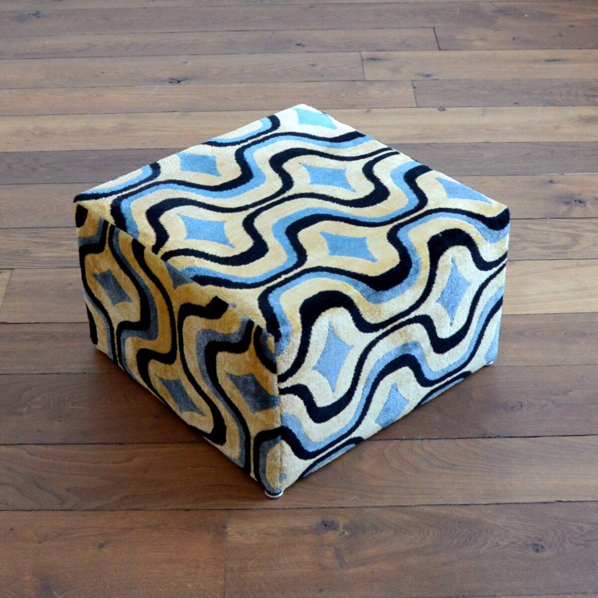 Table d’appoint / Pouf design Italien vintage 1970s
