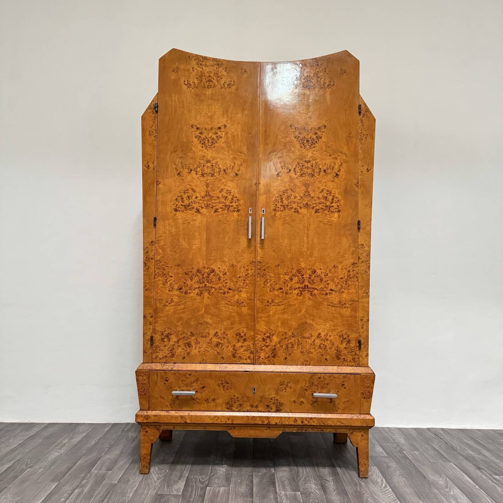 Cubist Art Deco wardrobe in burl 1940s modernist design