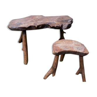 Table basse avec tabouret tripode en bois massif
