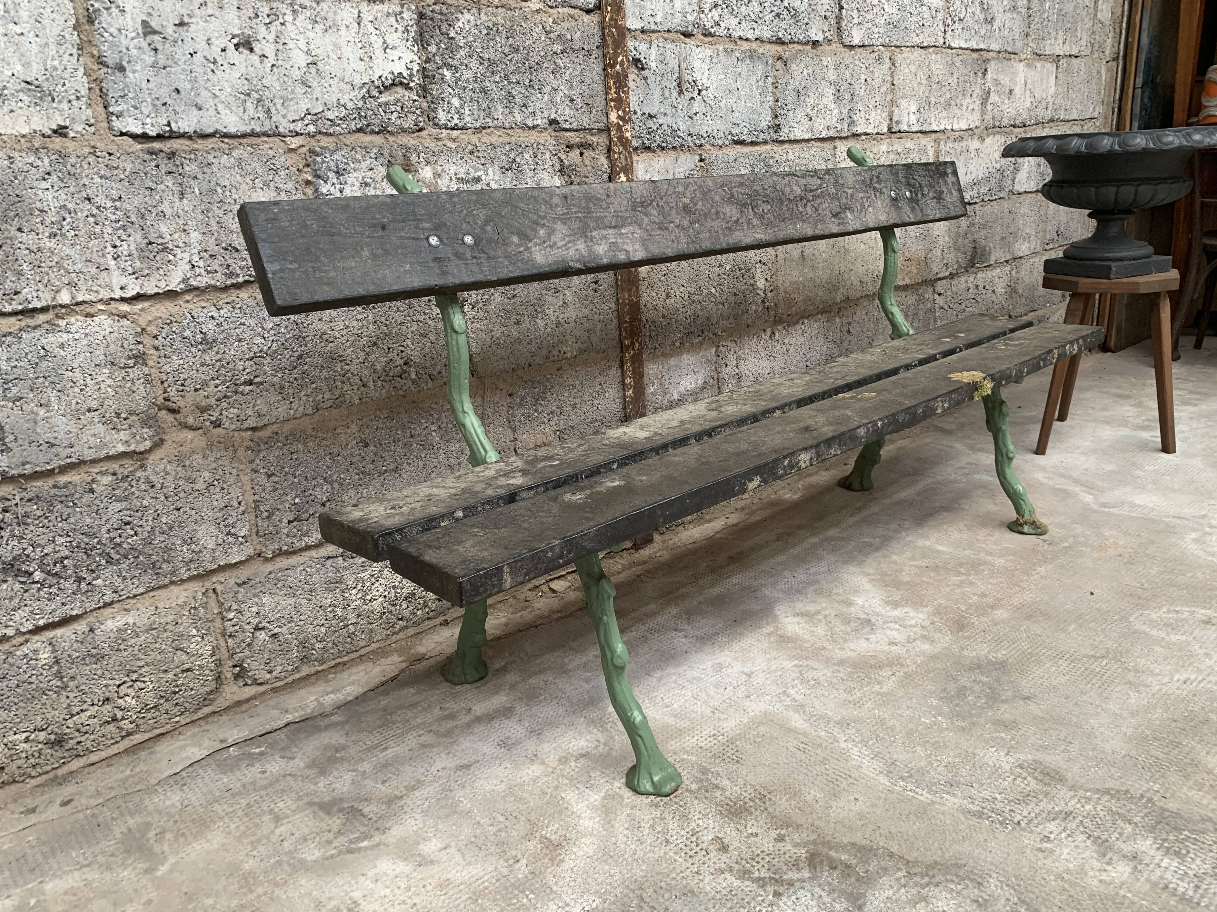 Former early 20th cast iron garden bench