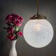 Suspension globe vintage en verre de Clichy blanc