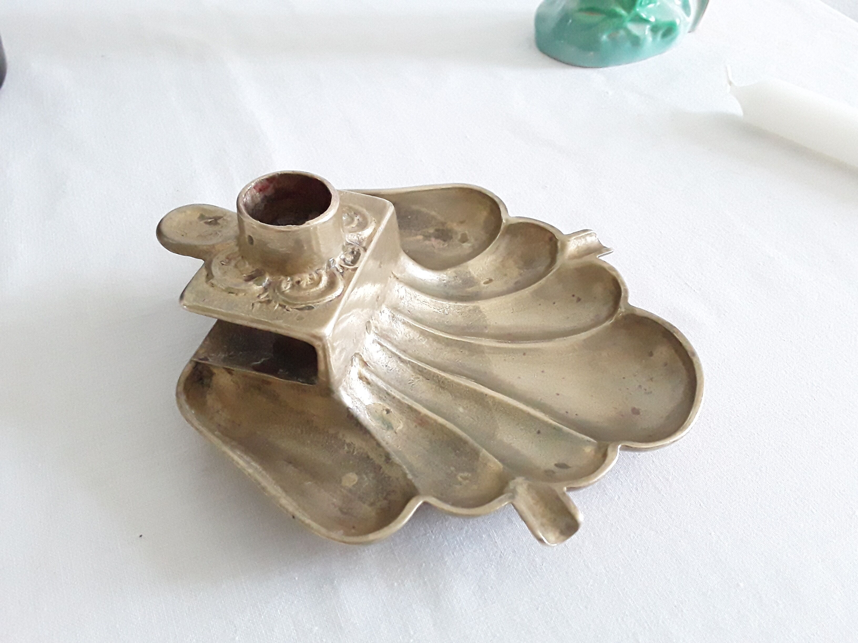 Old shell shape candle holder