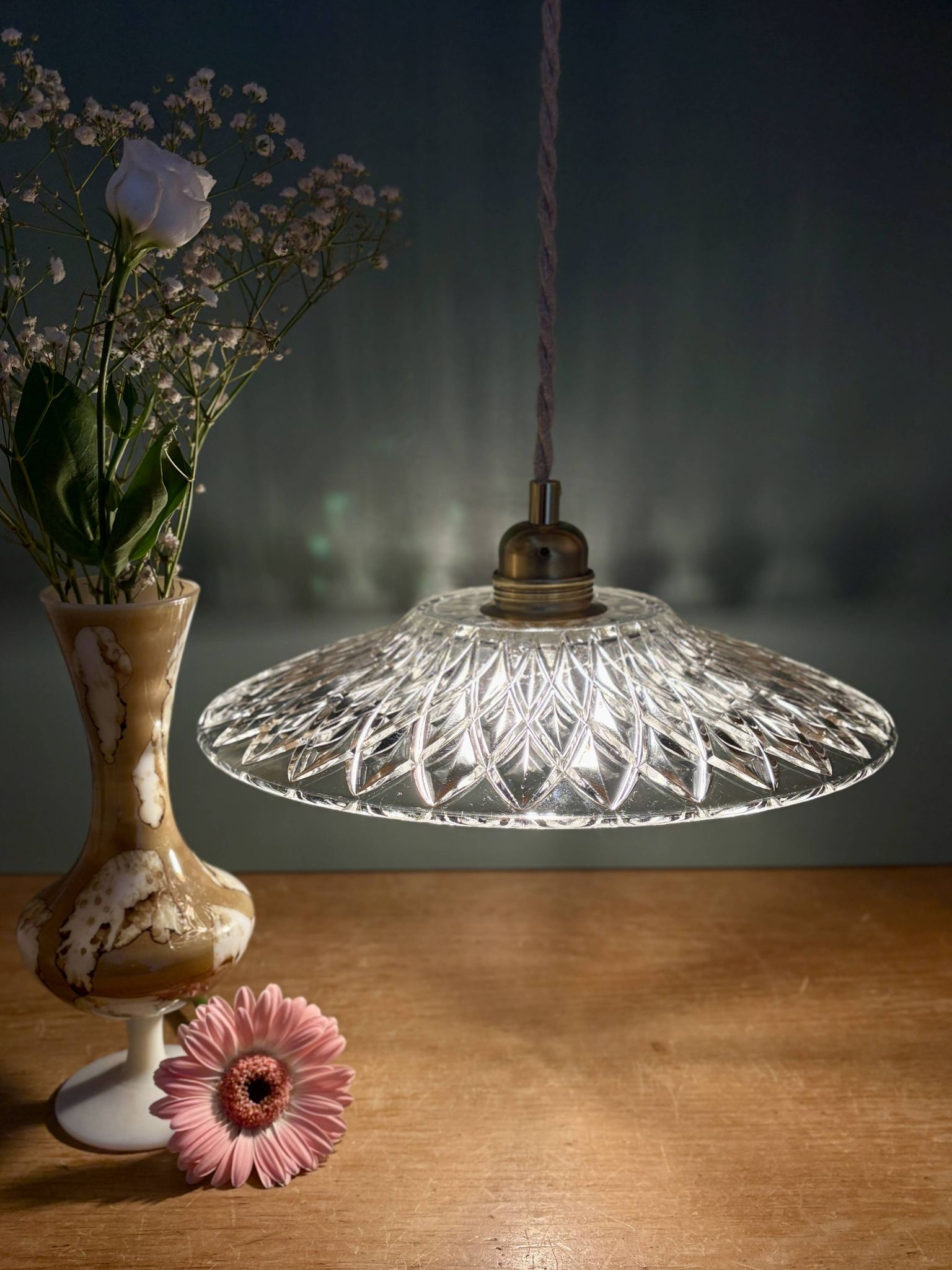 Suspension abat-jour vintage en verre moulé - collection vaisselle -