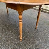 Round extendable dining table Louis Philippe 90cm with 2 extensions in oak.