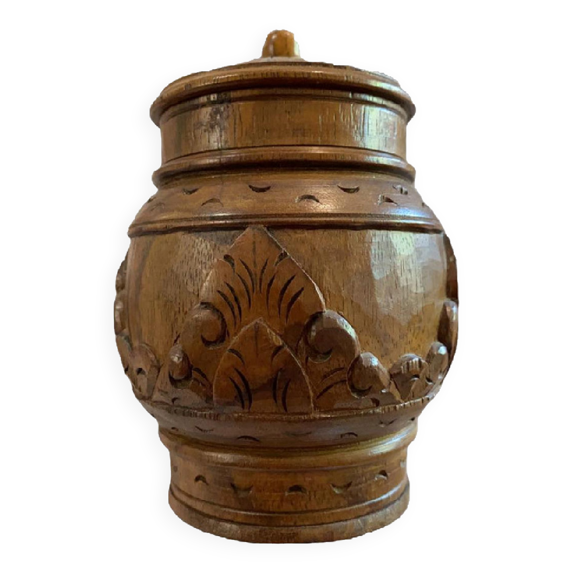 Wooden pot with Vintage sculptures