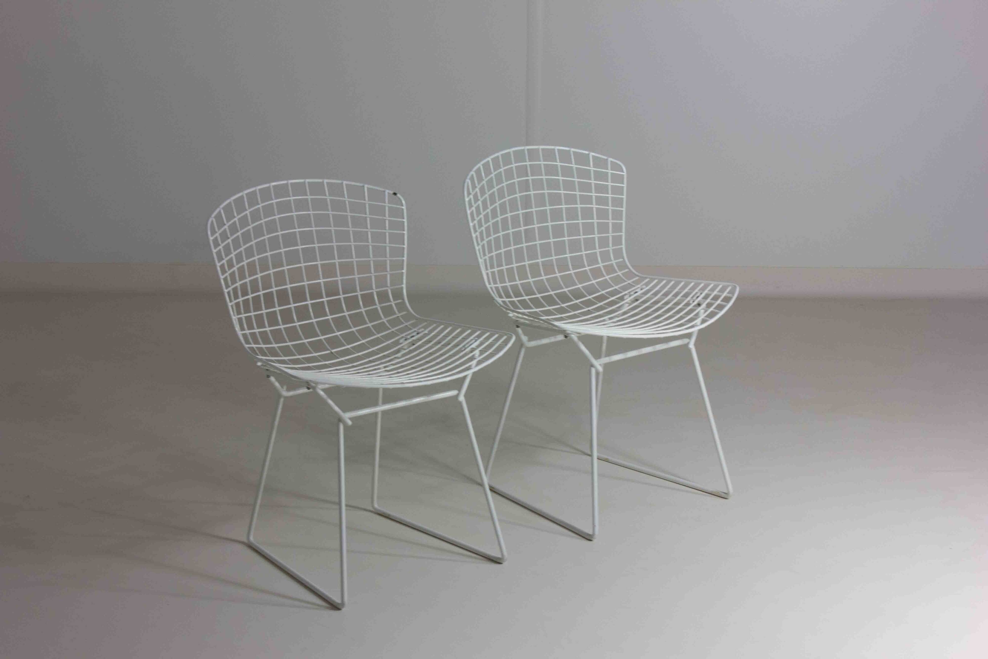 Set of 7 white coated wire chairs by Harry Bertoia for Knoll, 1970s