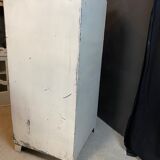 Metal cabinet