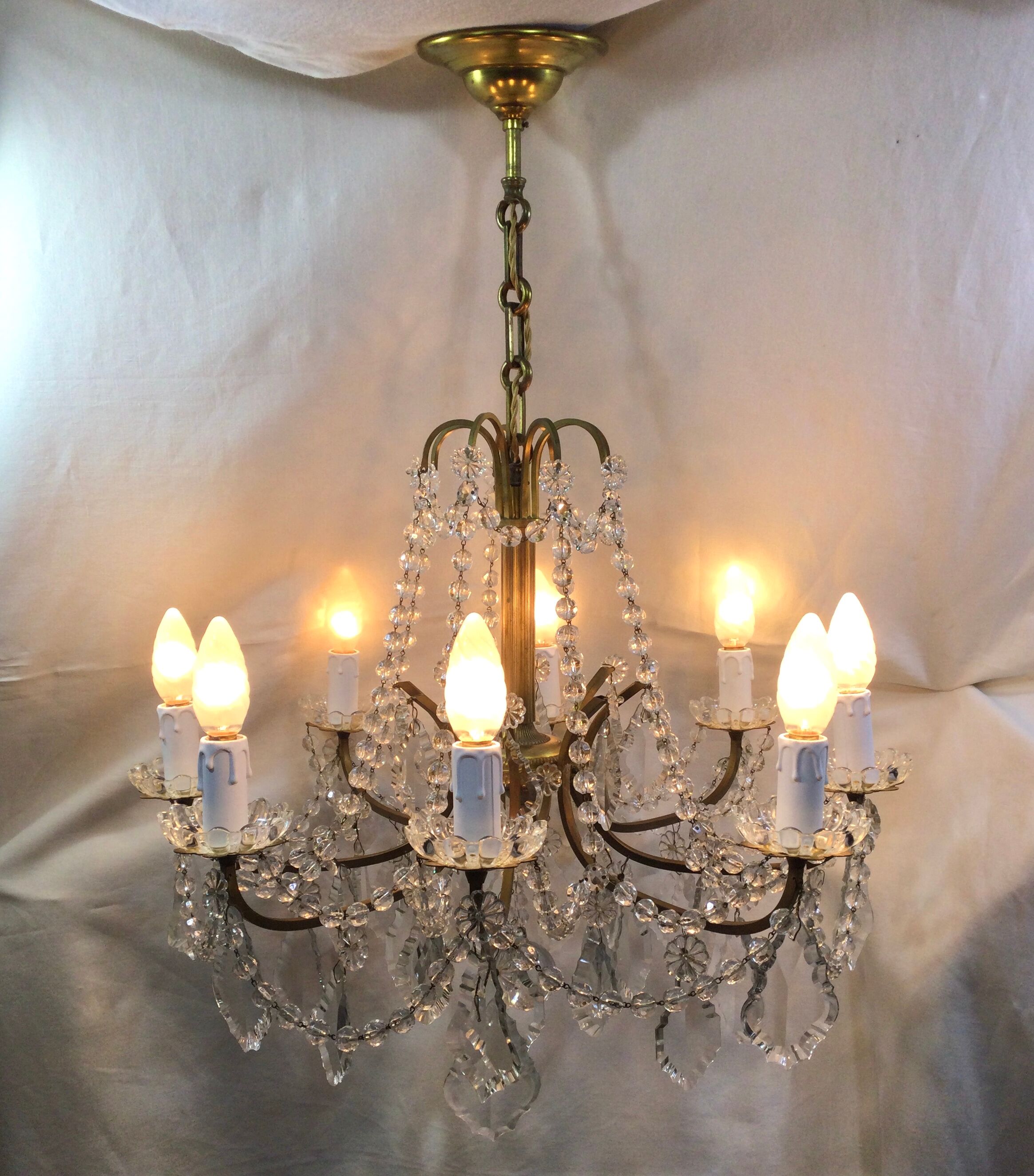 Lustre à 8 lumières en bronze et cristal