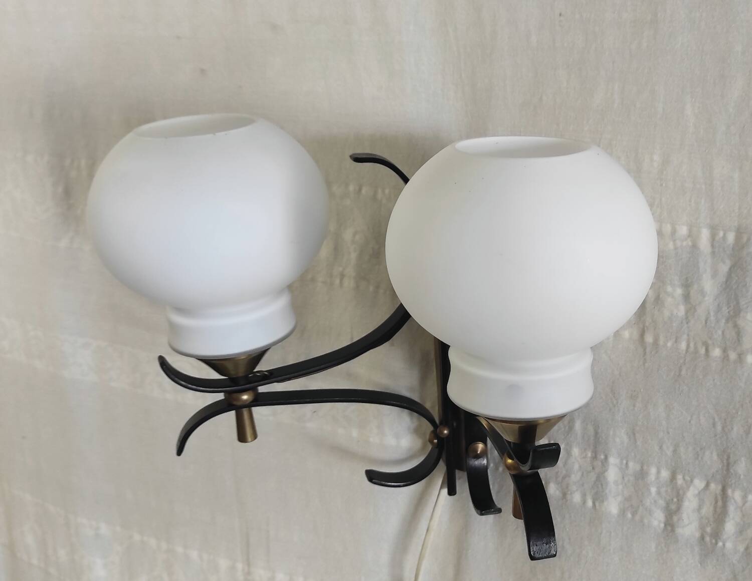 Opaline double globe wall lamp, wrought iron and brass - 50s/60s