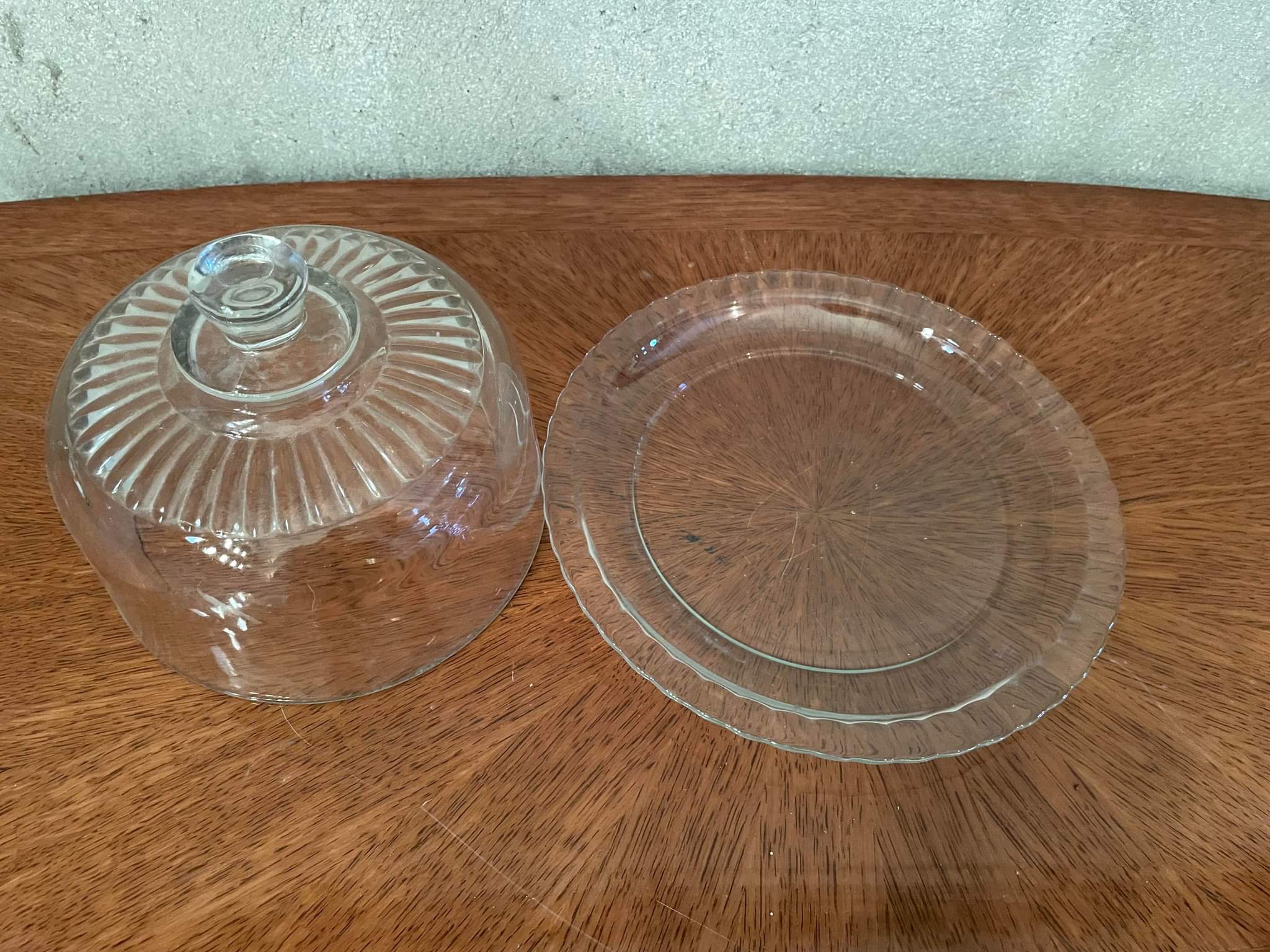 Bell and plate in transparent glass