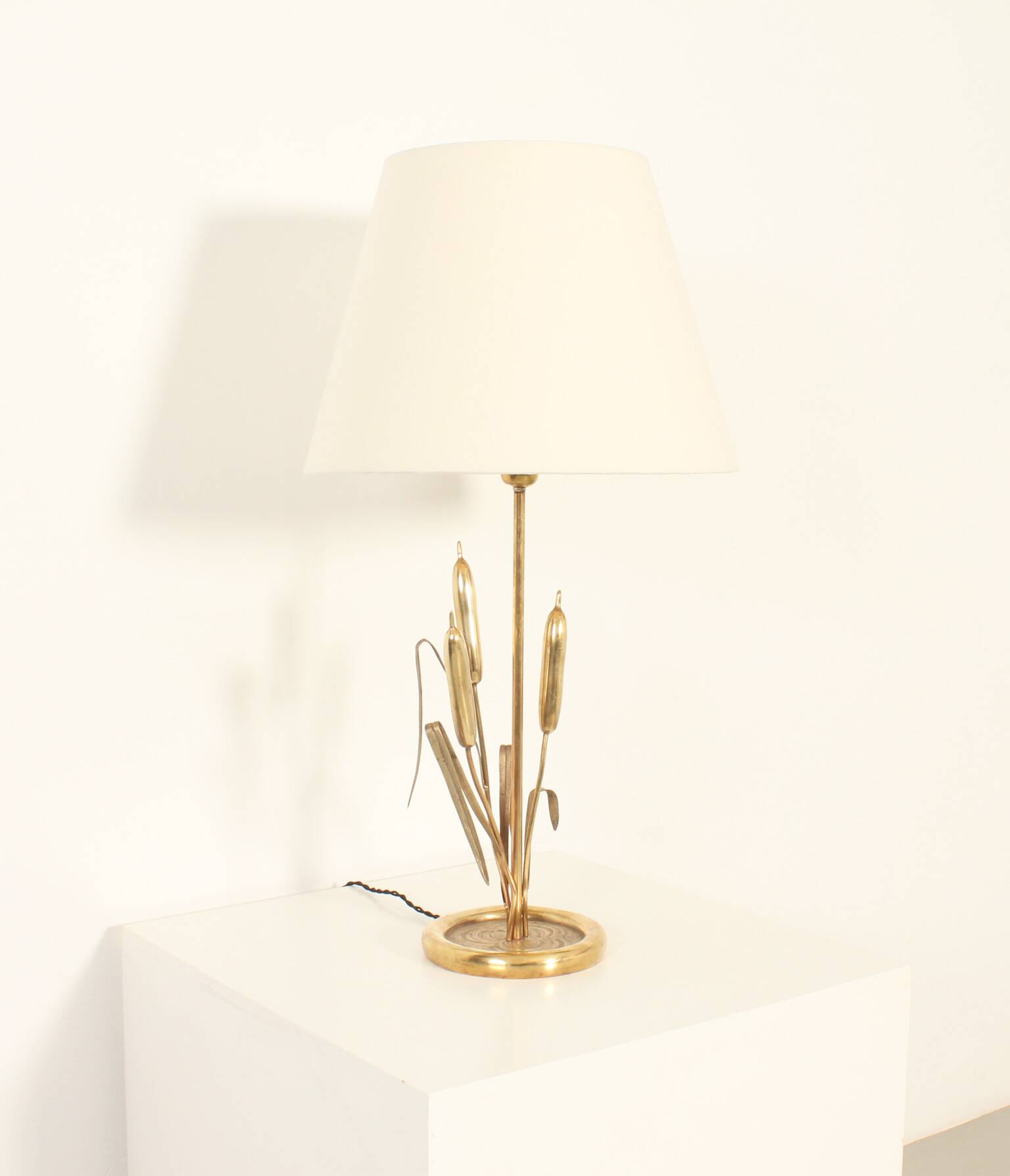 Brass table lamp adorned with wheat ears, 1970s, Italy.