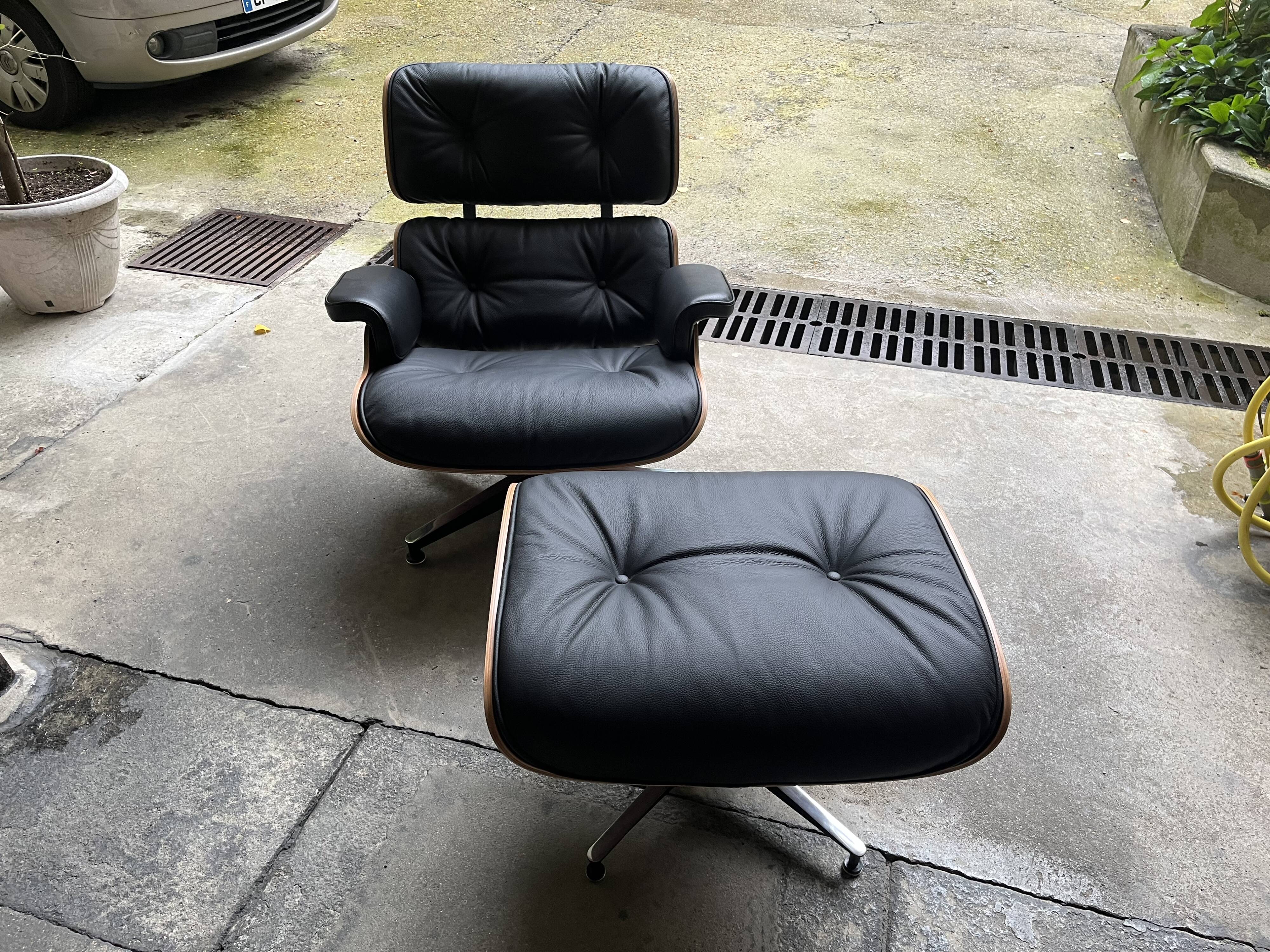 Charles Eames lounge chair