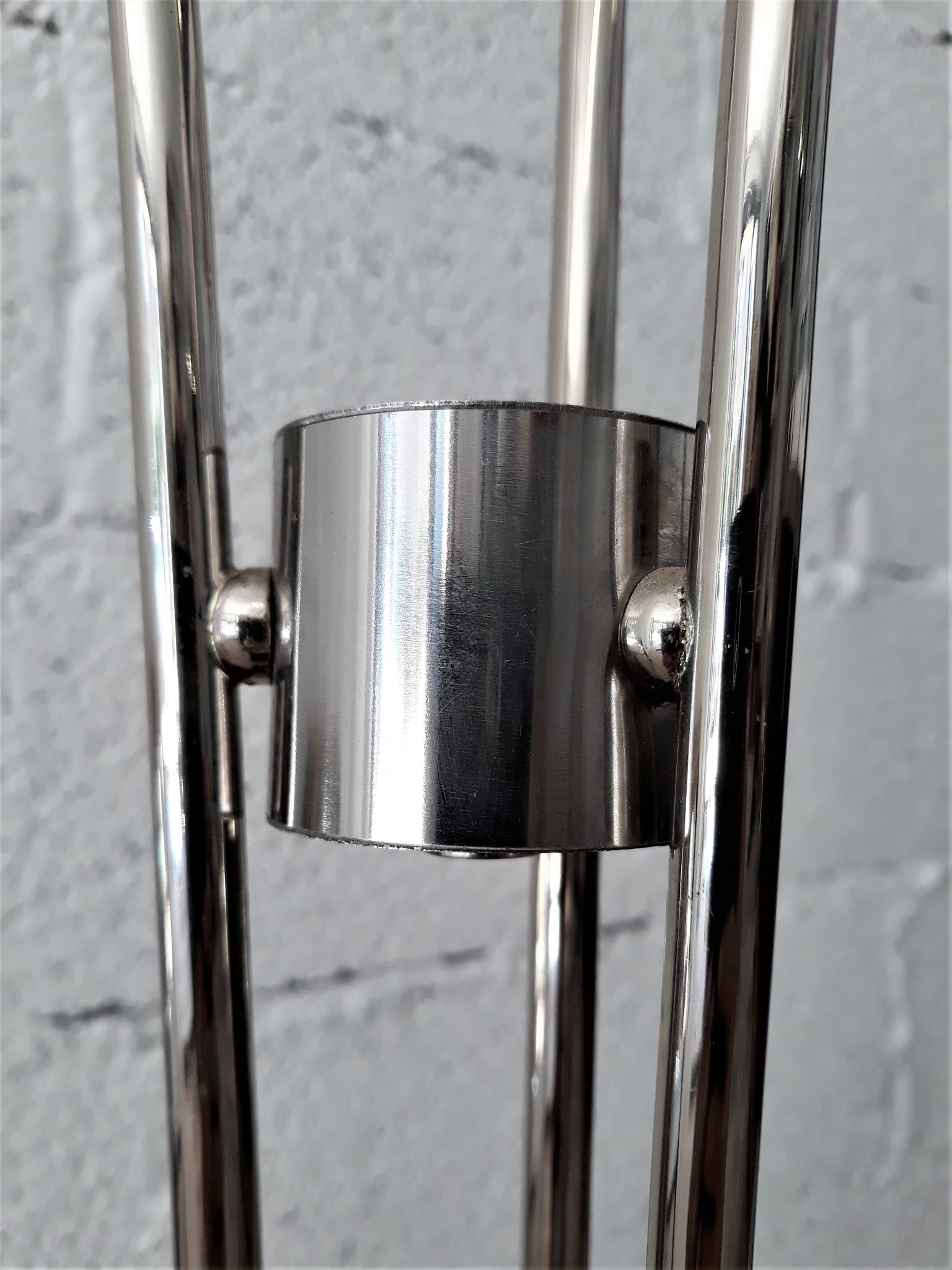 Large lamp on foot / Lamplamp flowers stainless and chrome / Vintage 1960 - 1970