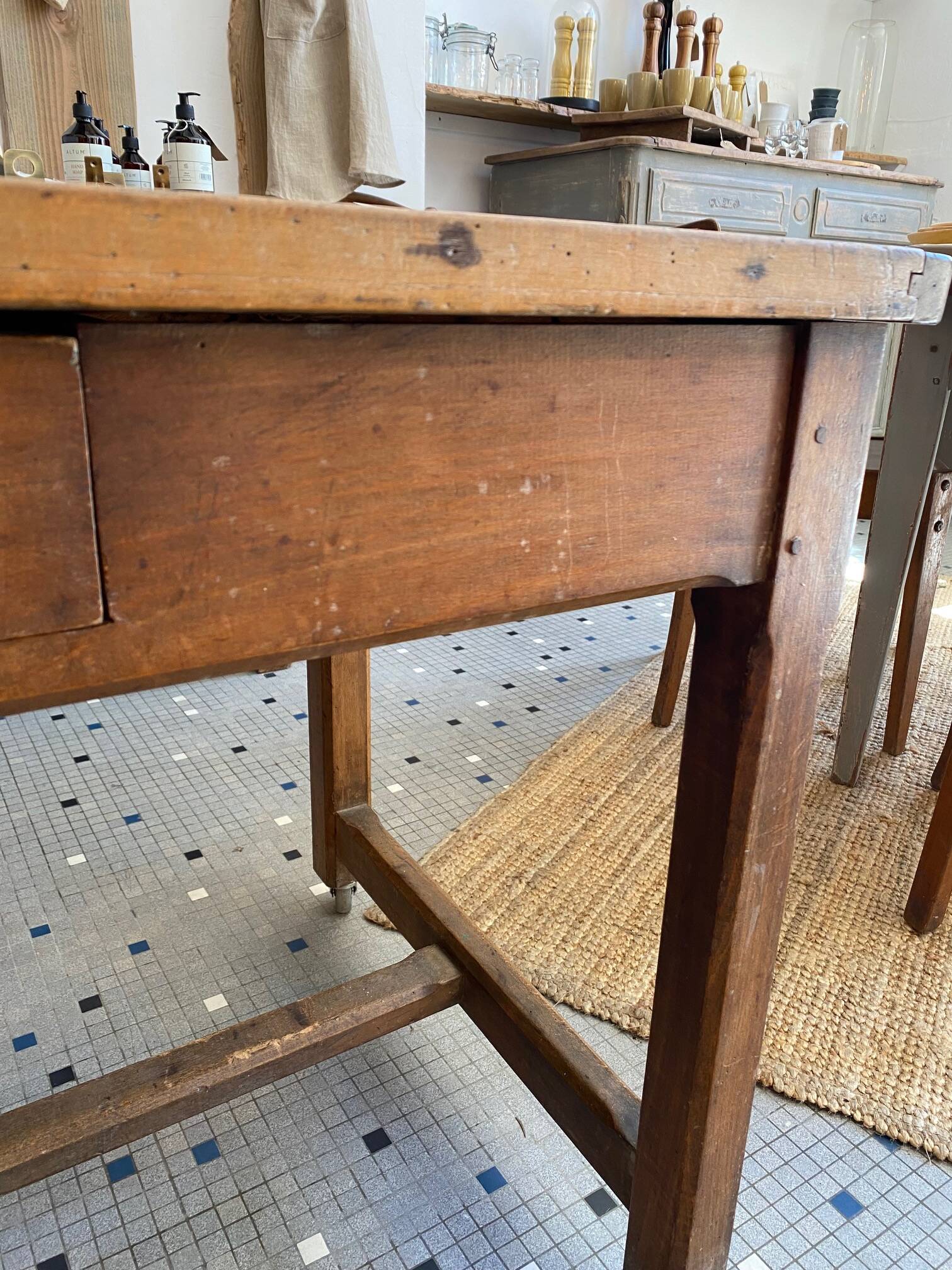 Farmhouse table for 4 people