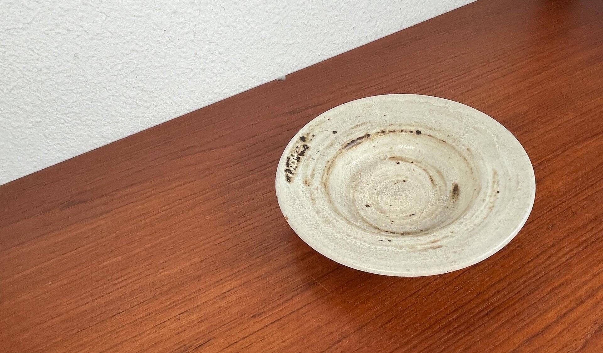 Mid-century Danish studio pottery bowl by Dania Keramik, 1960s.