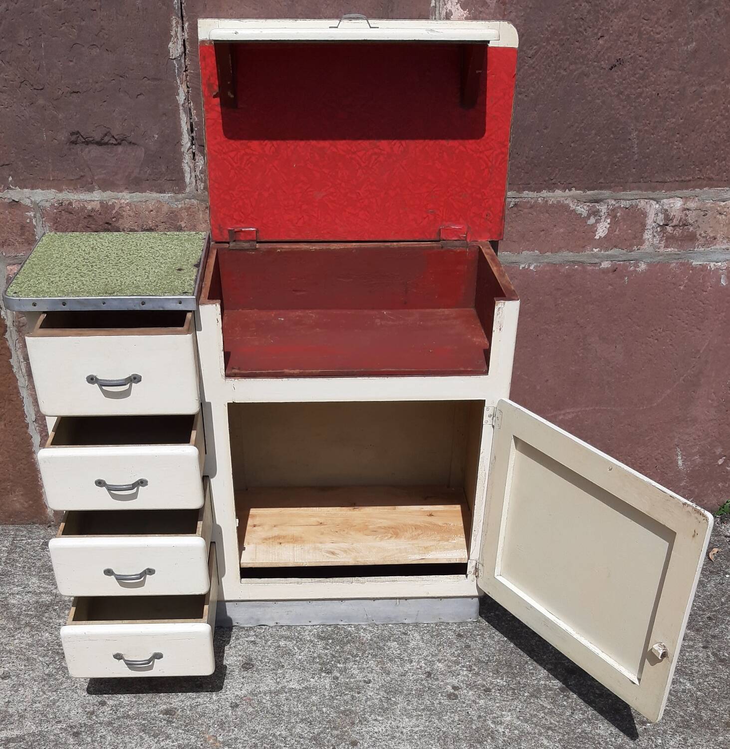 Kitchen buffet (1950s)