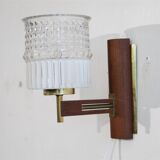 Scandinavian wall lamp in teak and glass