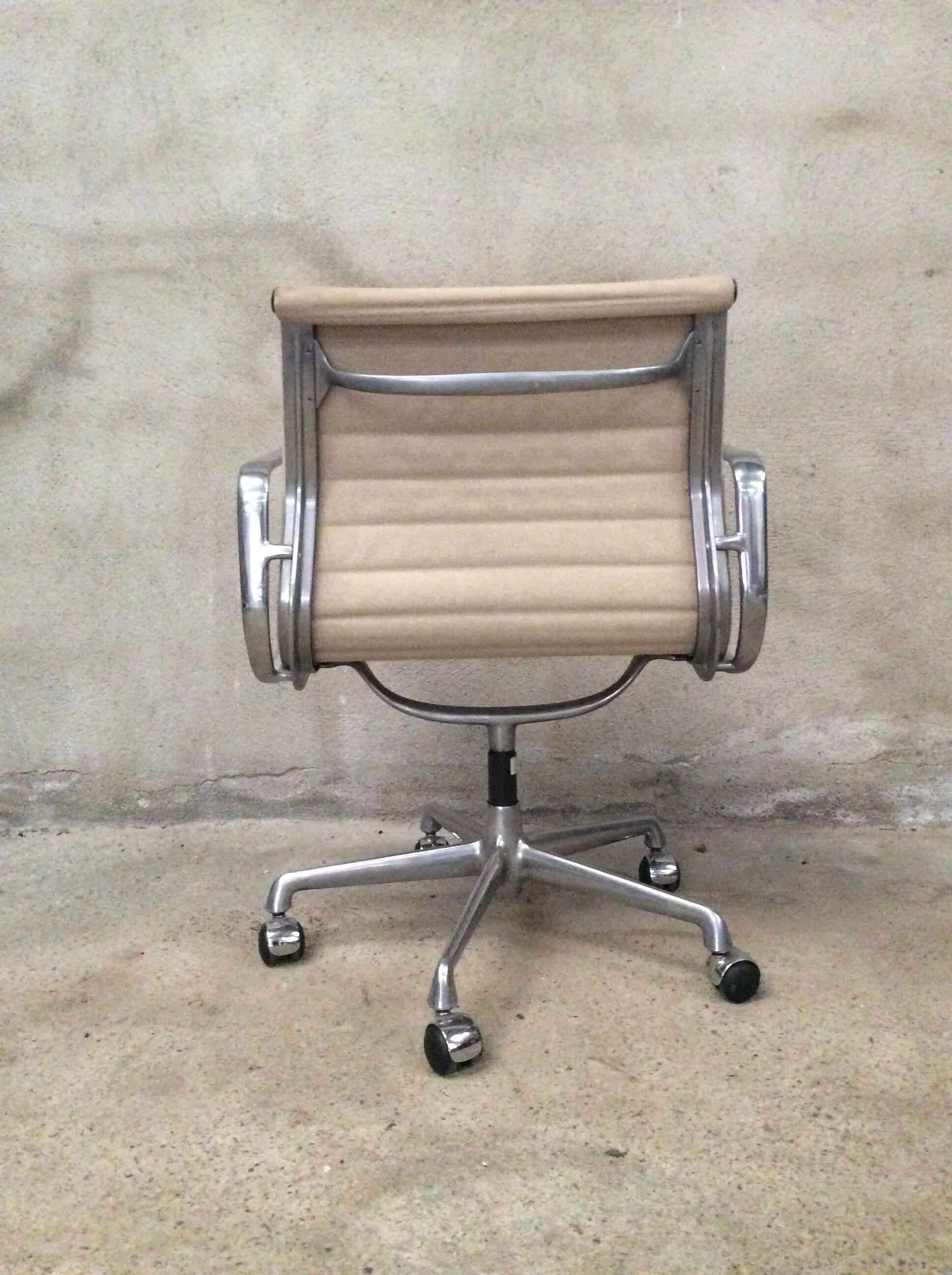 Ea 107 chair by Charles and Ray Eames for Herman Miller 1969