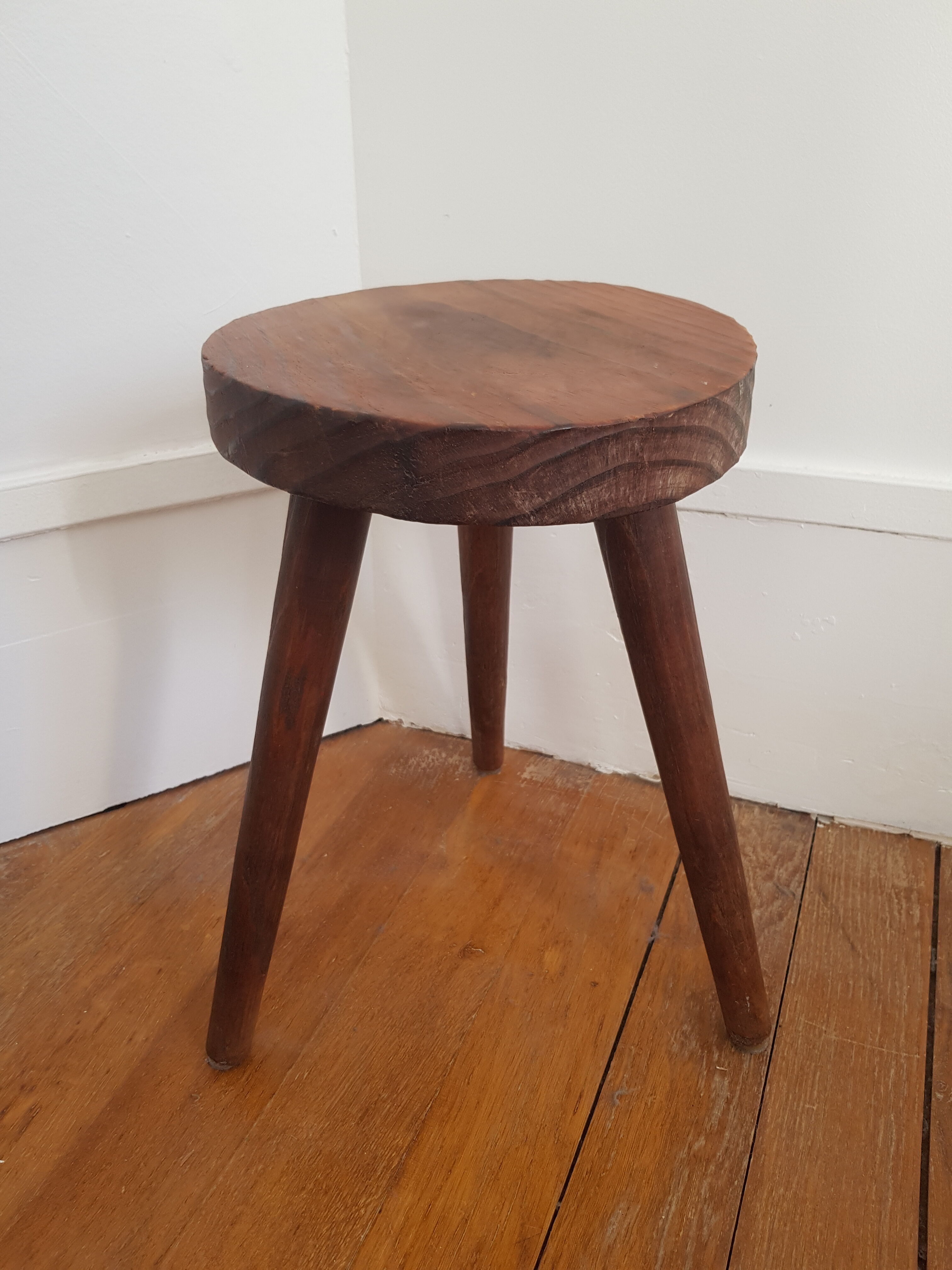 Tripod stool